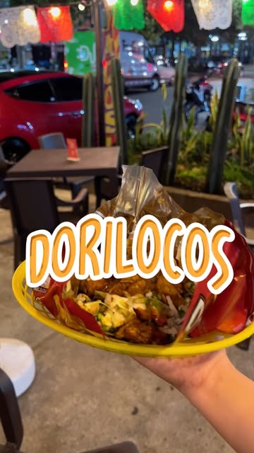 Dorilocos servidos en plato